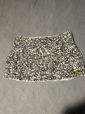 Nike White Athletic Dri-FIT Skirt with Black Abstract Trim